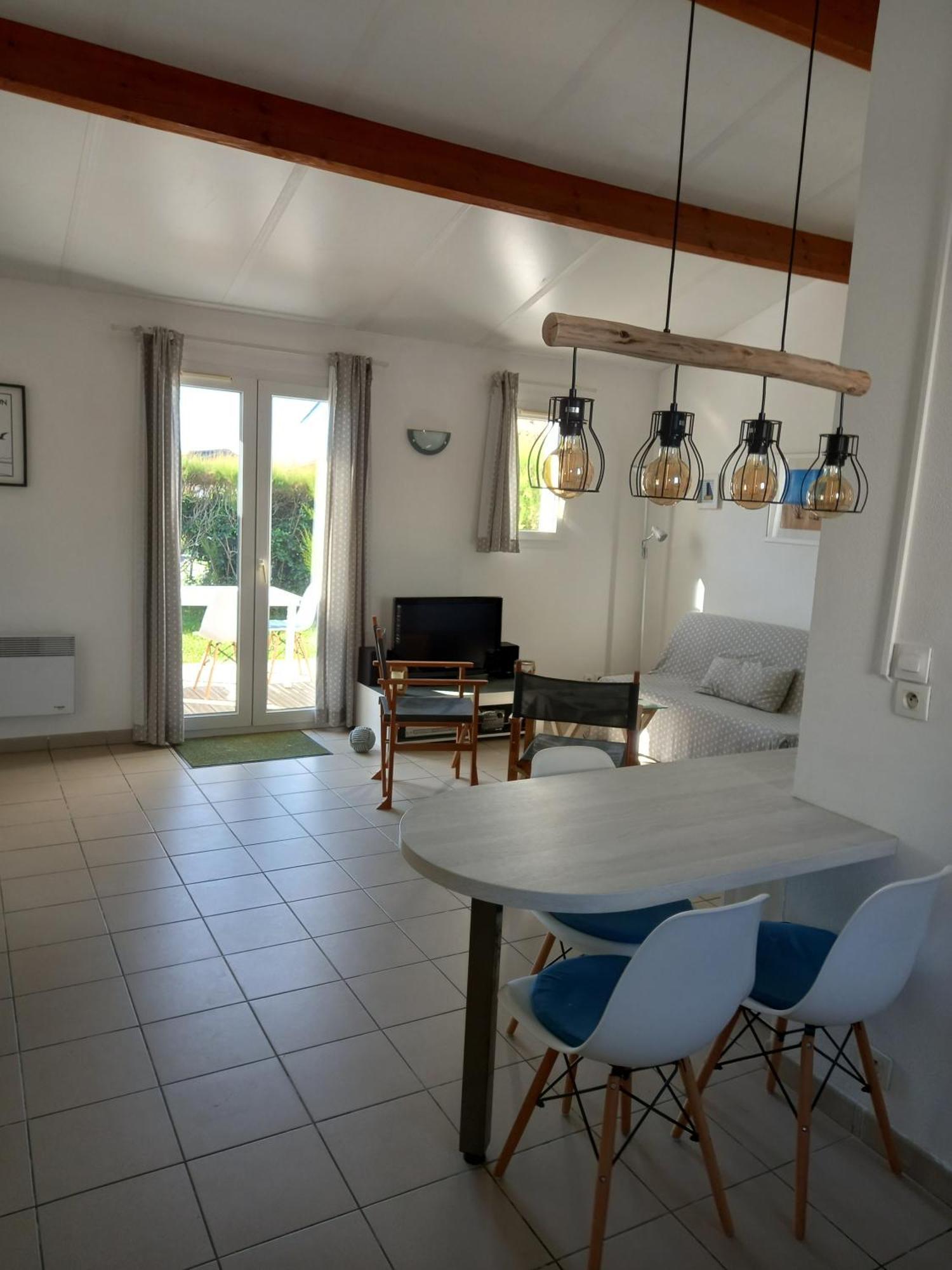 Maison Cosy Avec Piscine Partagee Le Château-dʼOléron エクステリア 写真