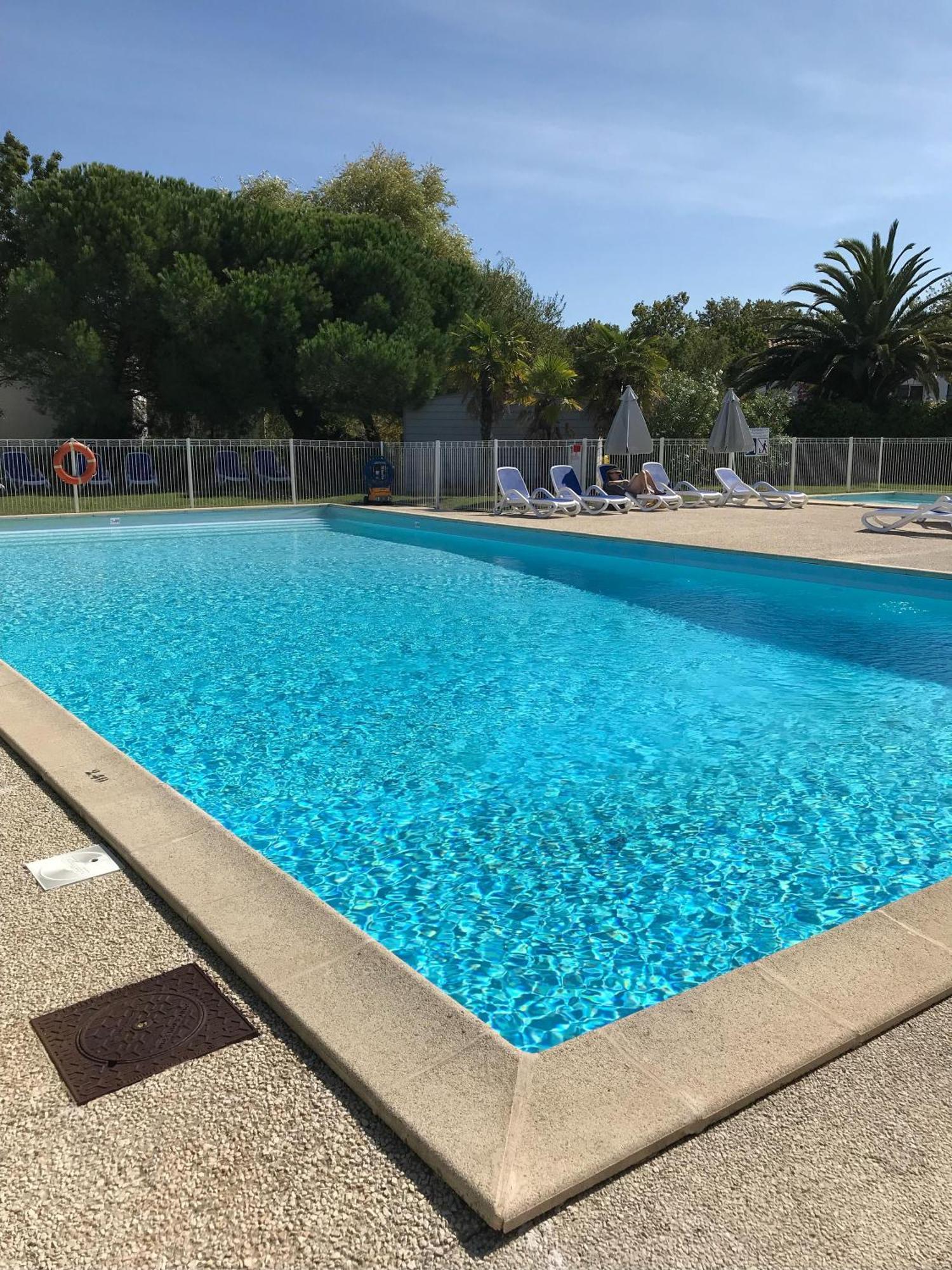 Maison Cosy Avec Piscine Partagee Le Château-dʼOléron エクステリア 写真
